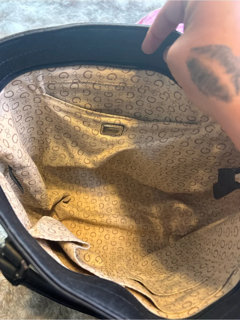 GUESS Black Logo-Print Tote with Tag Charm